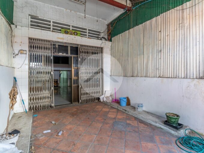 7 Bedroom Flat House For Rent - BKK3