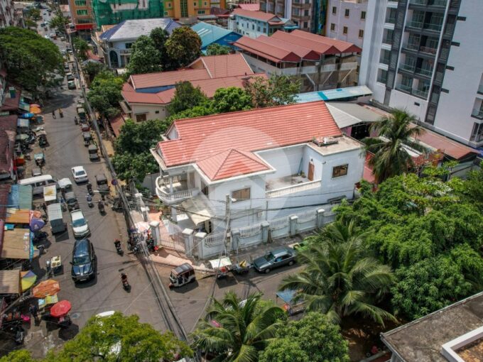 288 Sqm Commercial Villa For Rent - Veal Vong