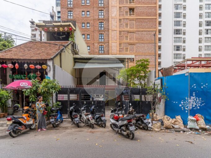 252 Sqm Retail Space For Rent - BKK1