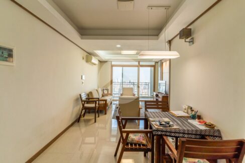 1 Bedroom Condo For Rent- De Castle Royal