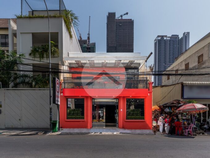 310 Sqm Retail Space For Rent - BKK1