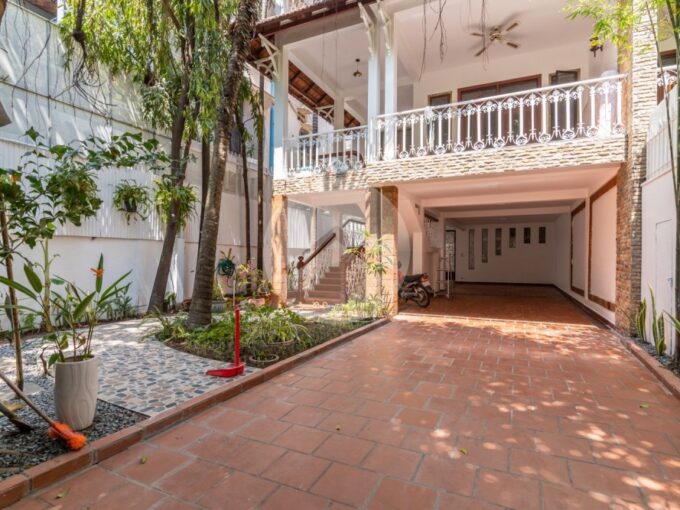 4 Bedroom Villa For Rent - BKK1