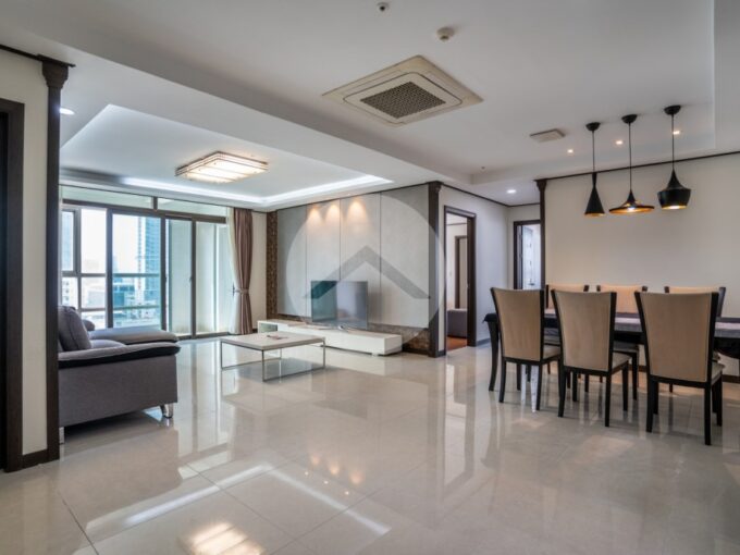 3 Bedroom Condo For Rent - De Castle Royal