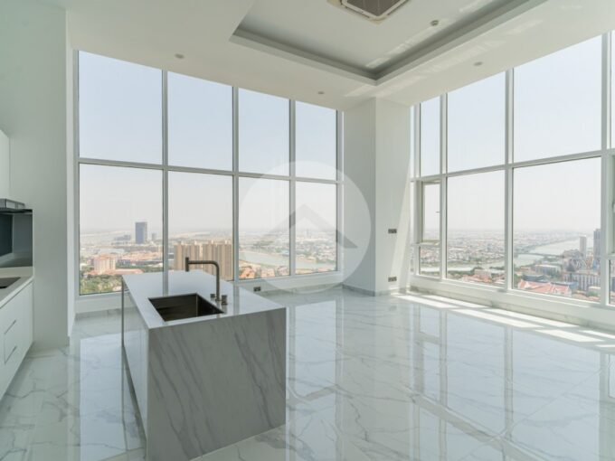39th Floor 3 Bedroom Penthouse For Sale - J Tower 2