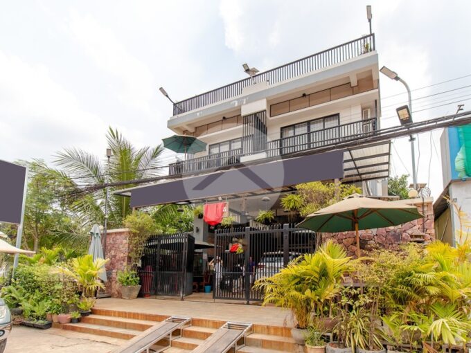 8 Bedroom Villa For Sale - Sala Kamreuk