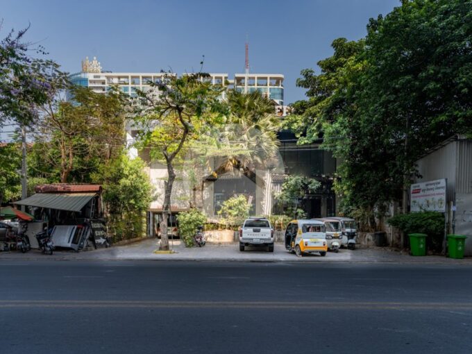 3 Floors Commercial Villa For Rent - Srah Chork