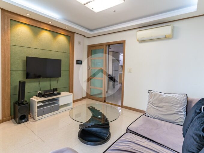 6th Floor 1 Bedroom Condo For Sale - DeCastle Royal