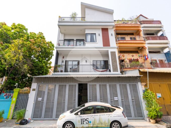 4 Bedroom Townhouse For Rent - Toul Tum Poung 2