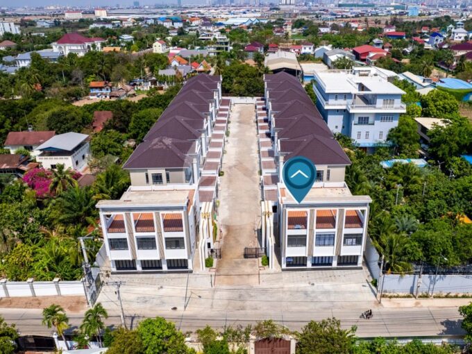 2 Bedroom Shophouse For Sale - Borey Merry Home