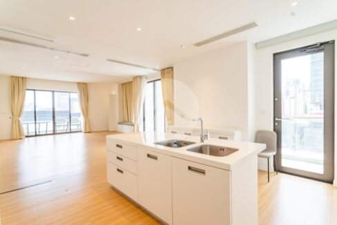 3 Bedroom Condo For Rent - Embassy Central