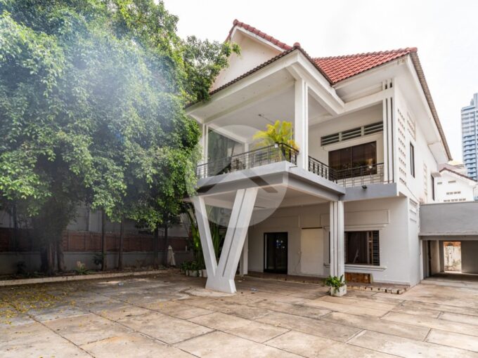 450 Sqm Commercial Villa For Rent - BKK1