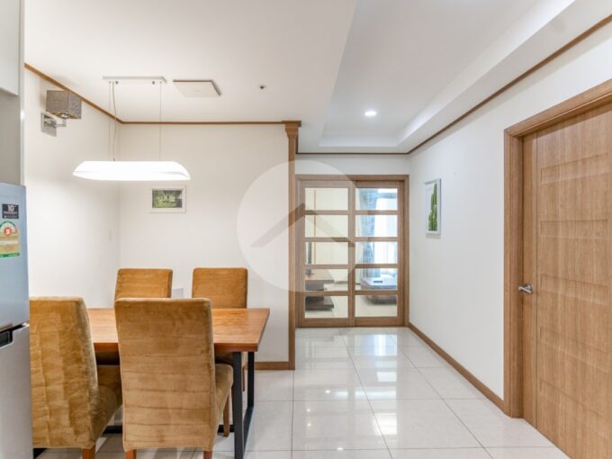 8th Floor 1 Bedroom Condo For Sale - De Castle Royal