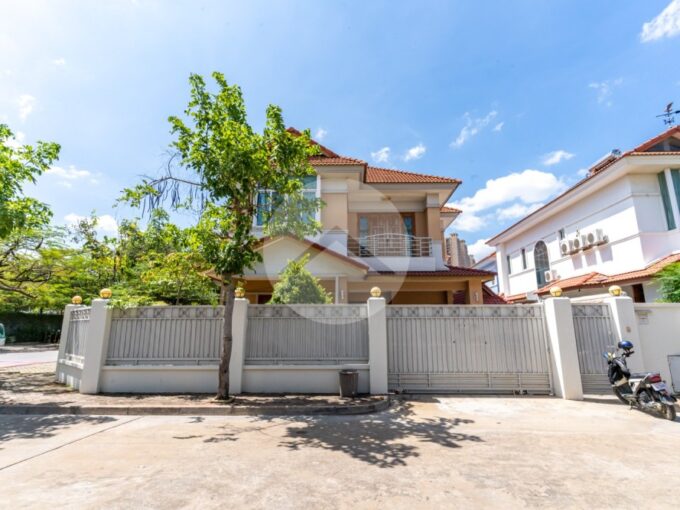 3 Bedroom Villa For Rent - Tonle Bassac