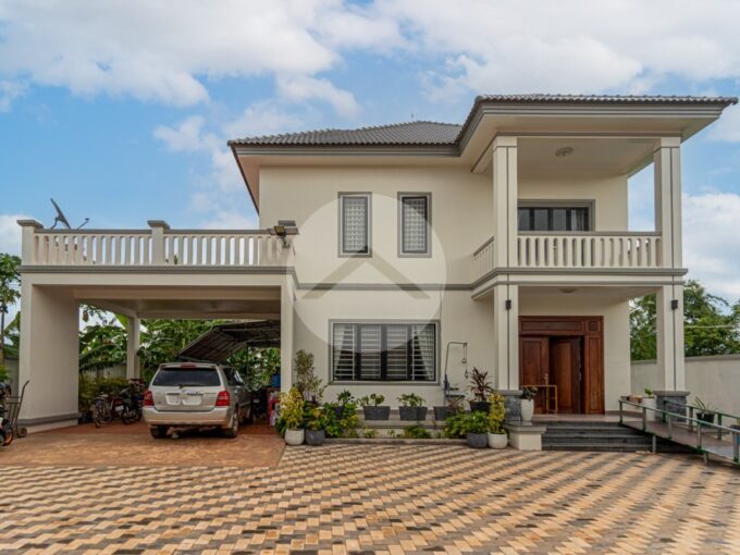 5 Bedroom Villa For Sale - Chreav