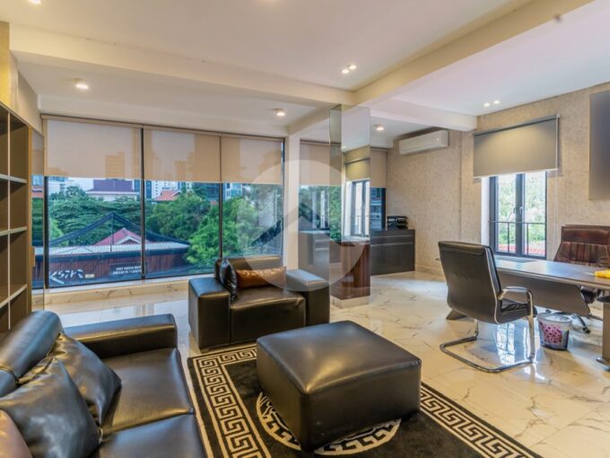 216 Sqm Office Space For Rent - BKK1