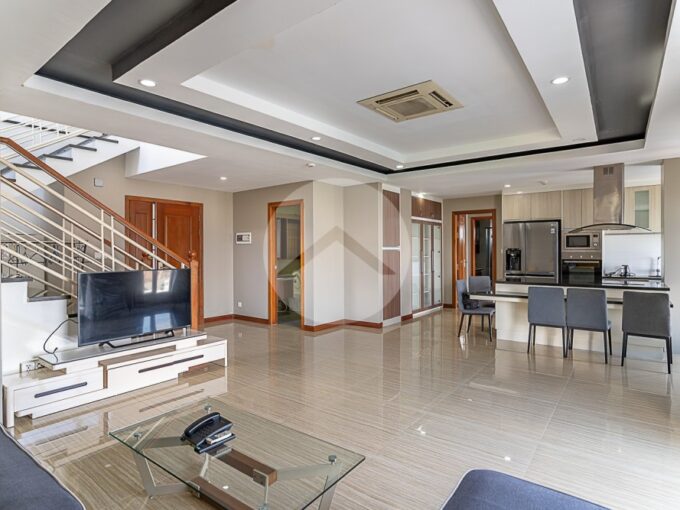 4 Bedroom Penthouse Serviced Apartment For Rent - Phsar Daeum Thkov