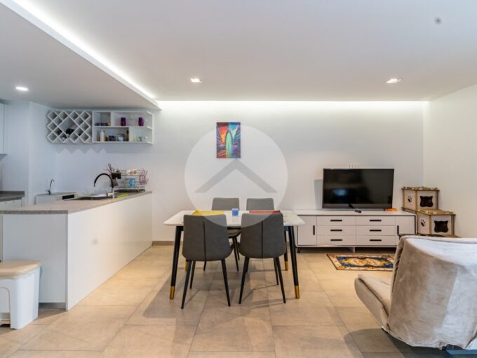 20th Floor 2 Bedroom Condo For Sale - Urban Village