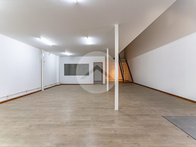 196 Sqm Warehouse For Rent - Srah Chork