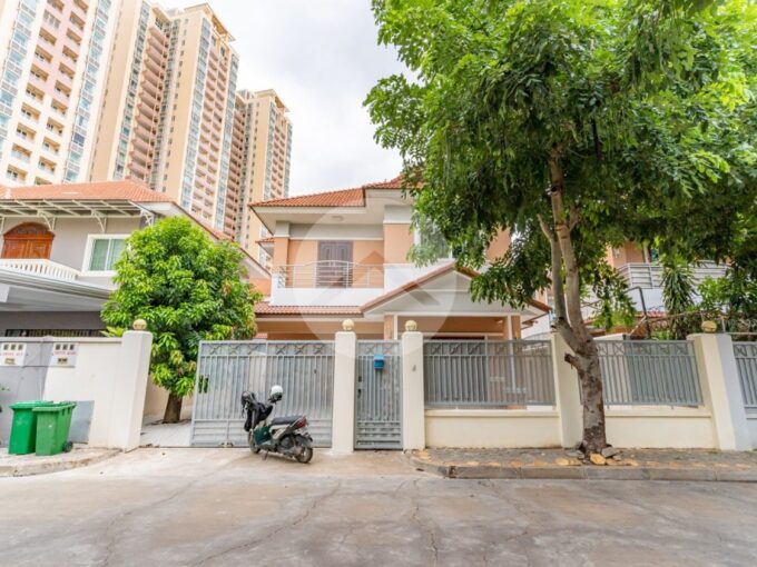 3 Bedroom Villa For Rent - Tonle Bassac