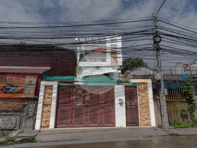 2 Bedroom Townhouse For Sale - Phsar Daeum Thkov