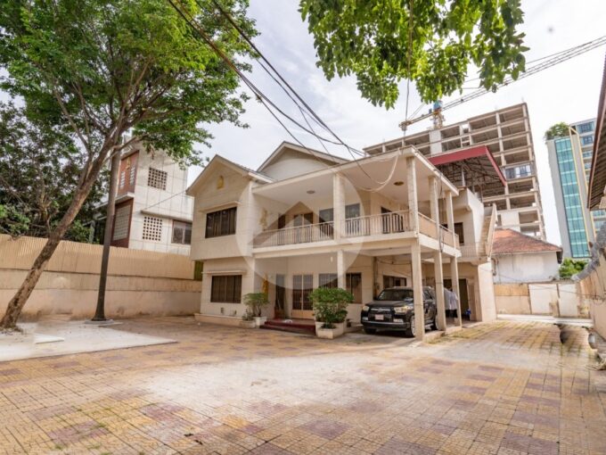 800 Sqm Commercial Space For Rent - BKK1