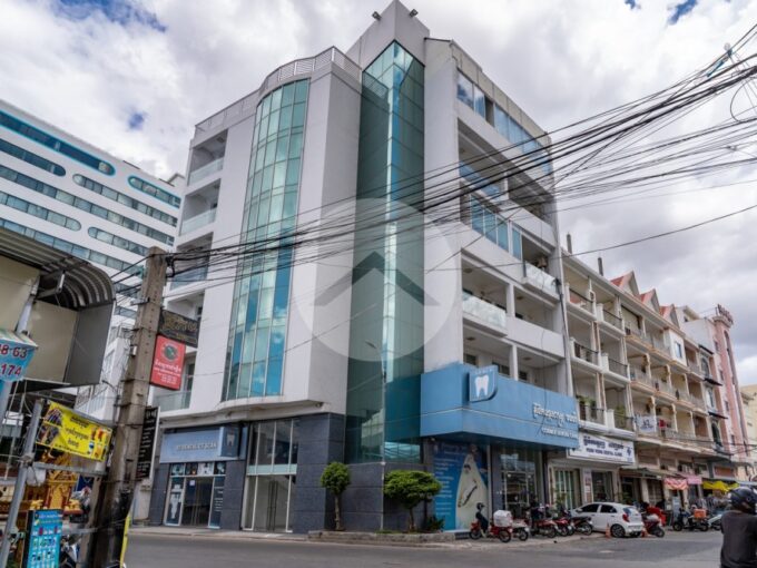 109 Sqm Furnished Office Space For Rent - 7 Makara