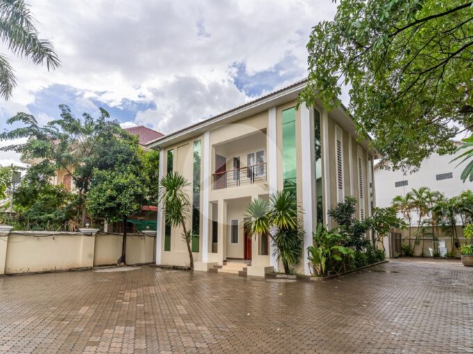 601 Sqm Commercial Villa For Rent - Sen Sok