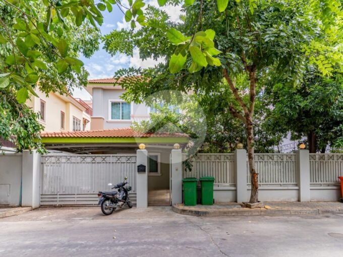 4 Bedroom Villa For Rent - Bassac Garden City