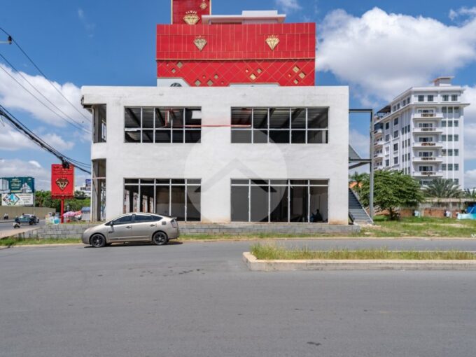 820 Sqm Commercial Building For Rent - Nirouth