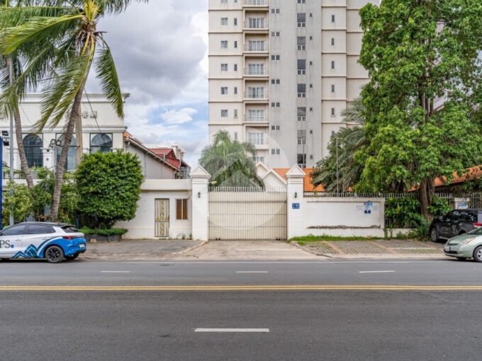 1216 Sqm Commercial Villa For Rent - Toul Kork