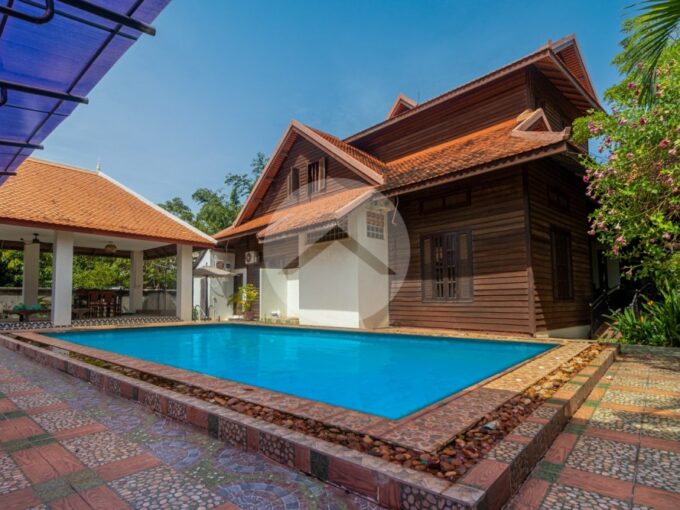 6 Bedroom Villa For Rent - Sala Kamreuk