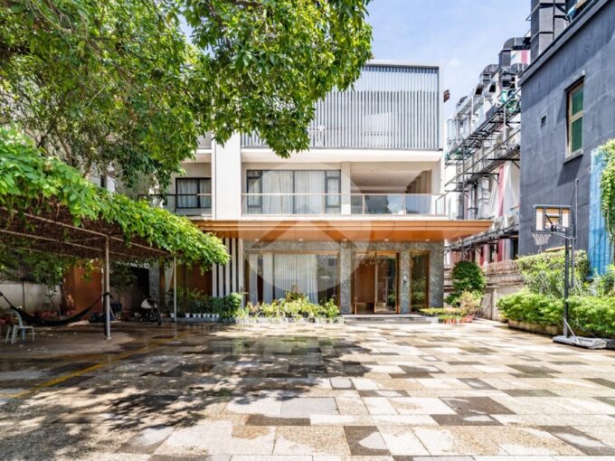 577 Sqm Commercial Villa For Rent - BKK1