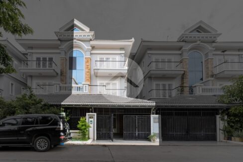 4 Bedroom Twin Villa  For Rent - Chrang Chamres 1