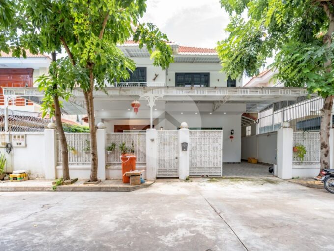 5 Bedroom Villa For Rent - Bassac Garden