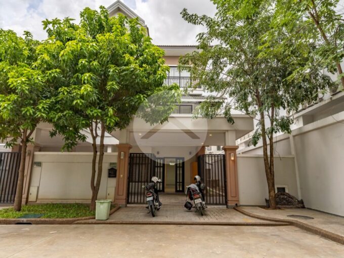 4 Bedroom Twin Villa For Rent - Chak Angrae Kraom