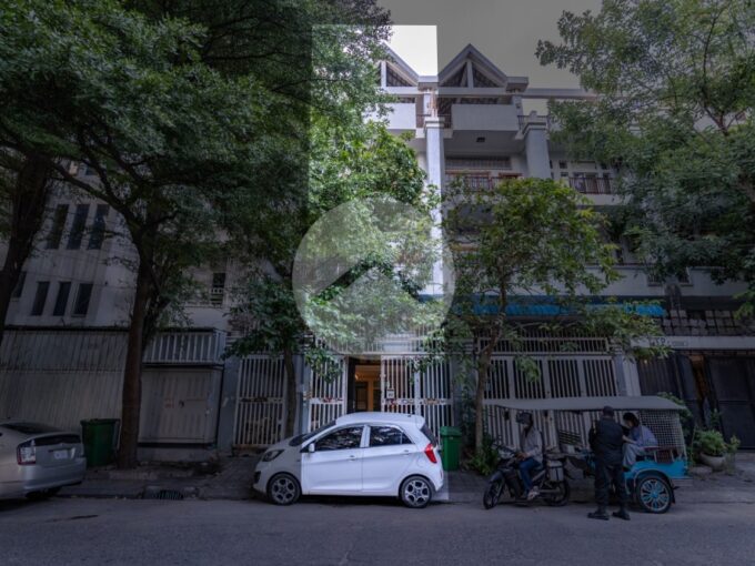 3 Storey Shophouse For Rent - Toul Tum Poung 1