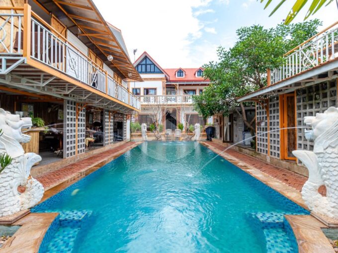 8 Bedroom Boutique For Rent - Sala Kamreuk