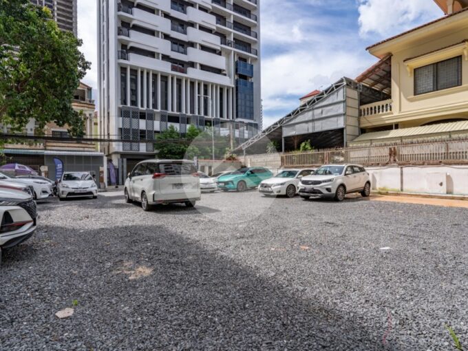 700 Sqm Commercial Land For Rent - Boeung Trabek
