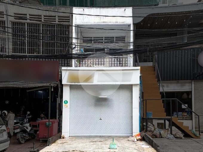 189 Sqm Retail Space For Rent - BKK1