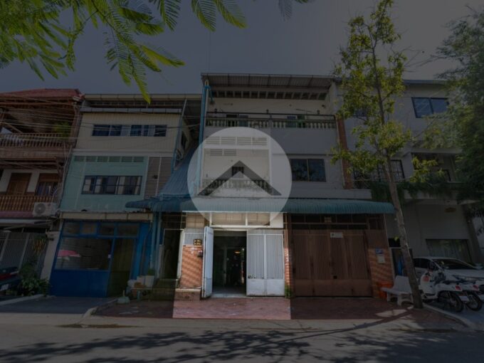 100 Sqm Retail Space For Rent - BKK1