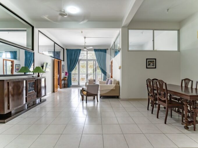 Renovated 3 Bedroom Apartment For Rent - Wat Phnom