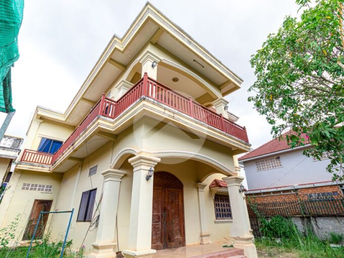 5 Bedroom House For Rent - Svay Dangkum