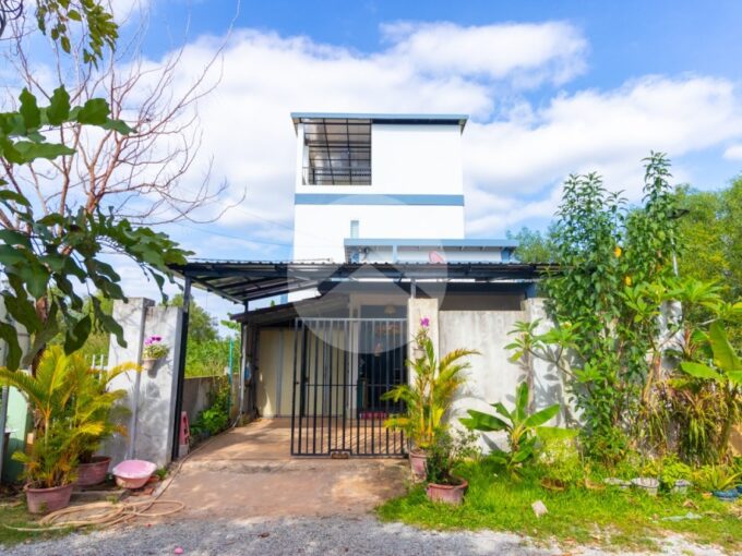 4 Bedroom House For Sale - Svay Dangkum