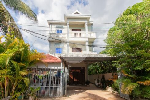 11 Bedroom Guesthouse For Rent - Svay Dangkum