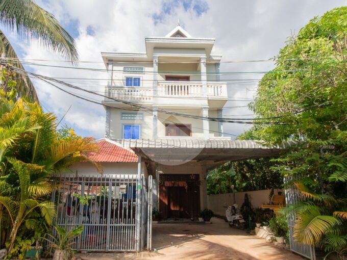 11 Bedroom Guesthouse For Rent - Svay Dangkum