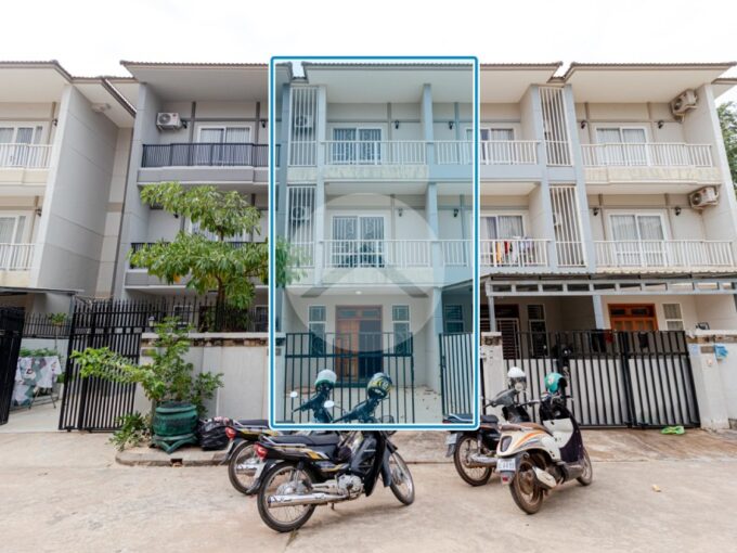 3 Bedroom House For Rent - Svay Dangkum
