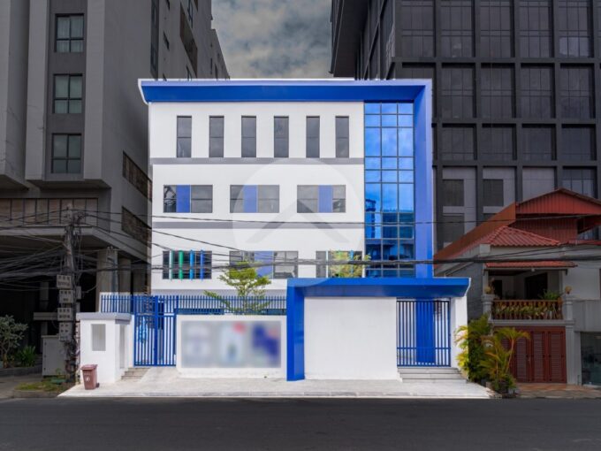 992 Sqm Commercial Building For Rent - BKK1