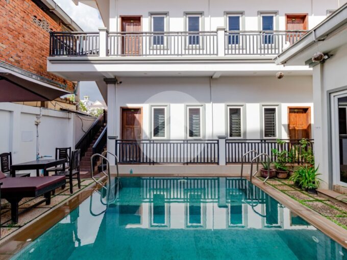 11 Bedroom Guesthouse For Sale - Night Market Area