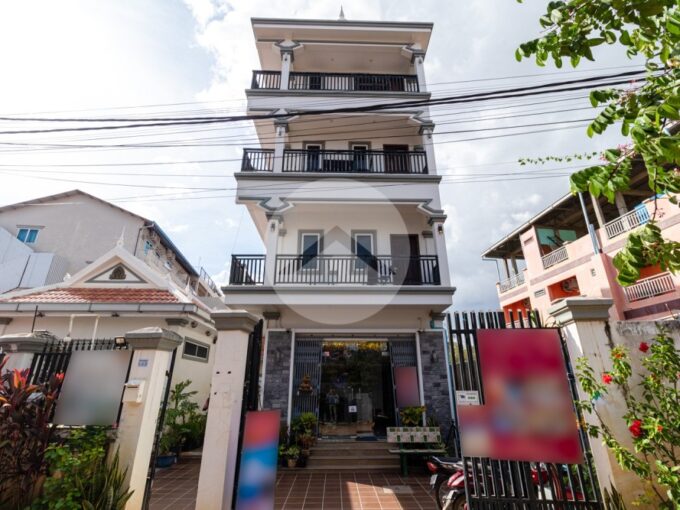 11 Bedroom Guesthouse For Rent -  Svay Dangkum