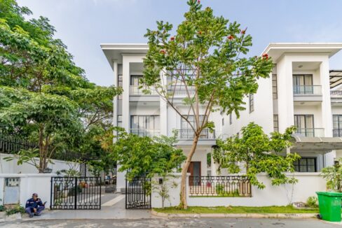 5 Bedroom Villa For Rent - Chak Angrae Kraom